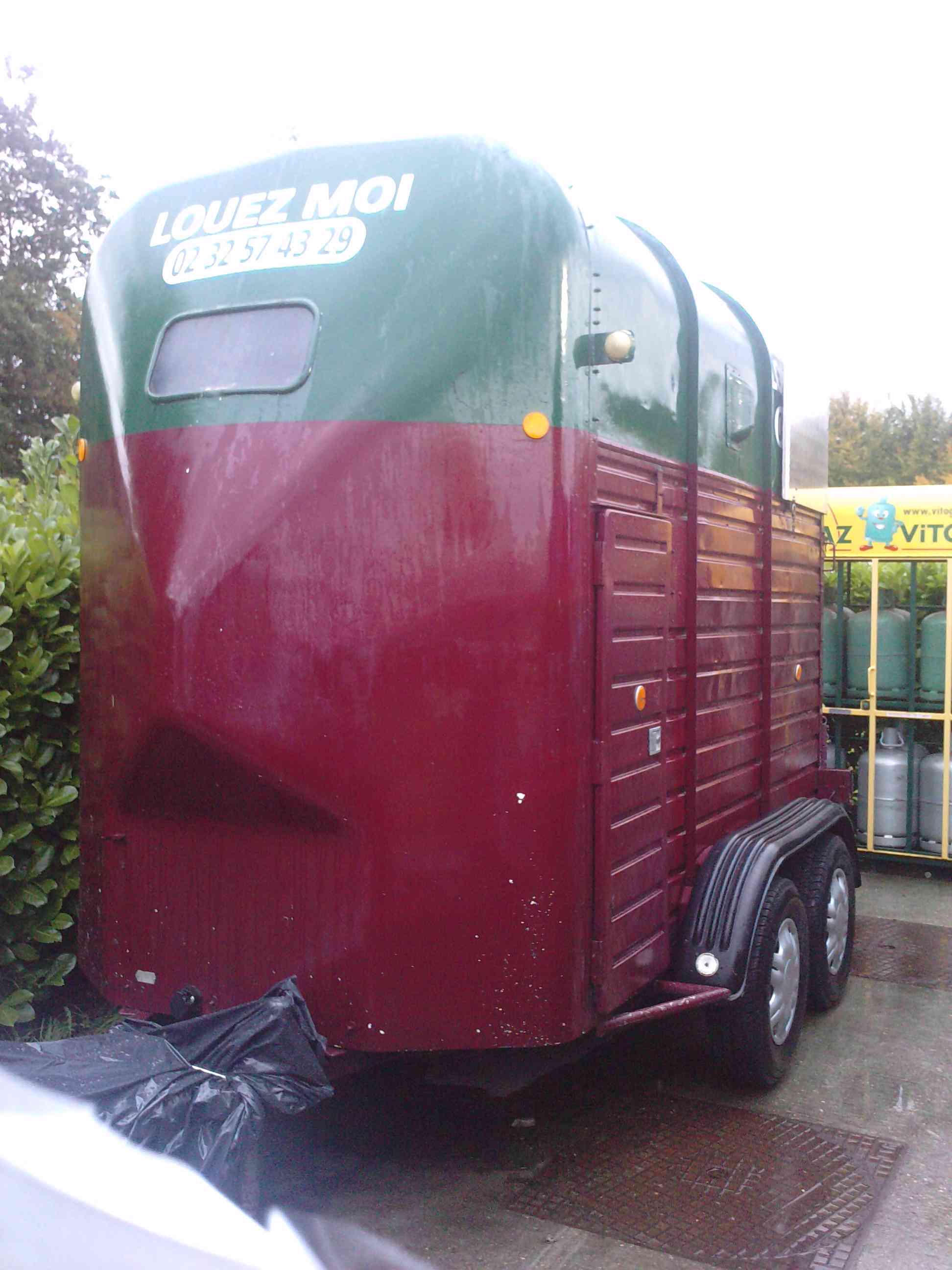 van pour chevaux station totalbourneville